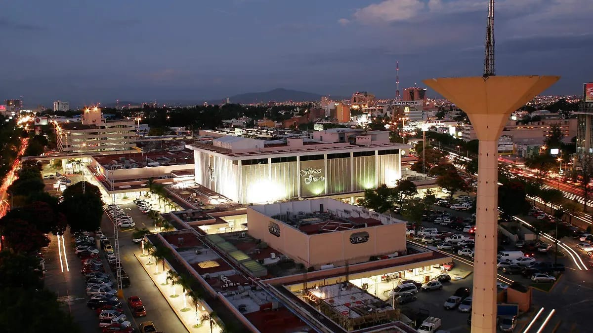 Ramiro cuenta el día que pago por sexo a un travesti en plaza del sol.